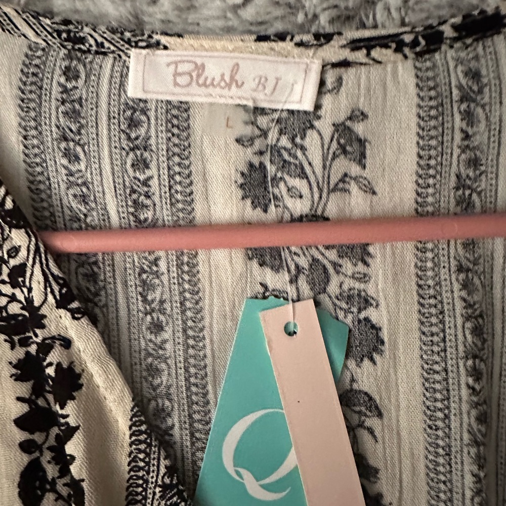 Top - Picture 2 of 2